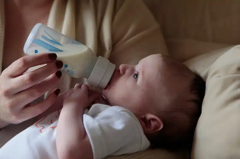 Les différents types de lait pour bébé : lequel convient le mieux à votre enfant ?