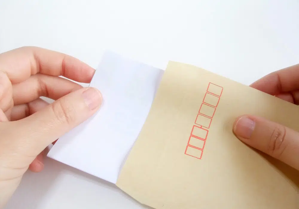 Travail à domicile la mise sous pli expliquée (1)