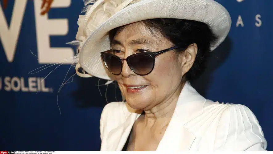 Yoko Ono (sa taille, son poids) qui est son mari