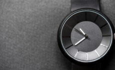 Caoutchouc haute qualité : une alternative chic et moderne au bracelet montre en cuir ou acier