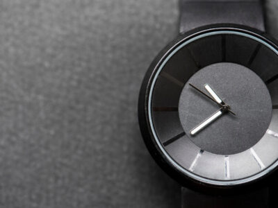 Caoutchouc haute qualité : une alternative chic et moderne au bracelet montre en cuir ou acier