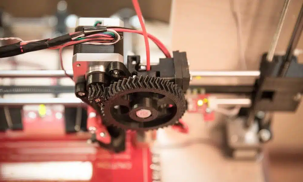 Une imprimante 3D en plein travail
