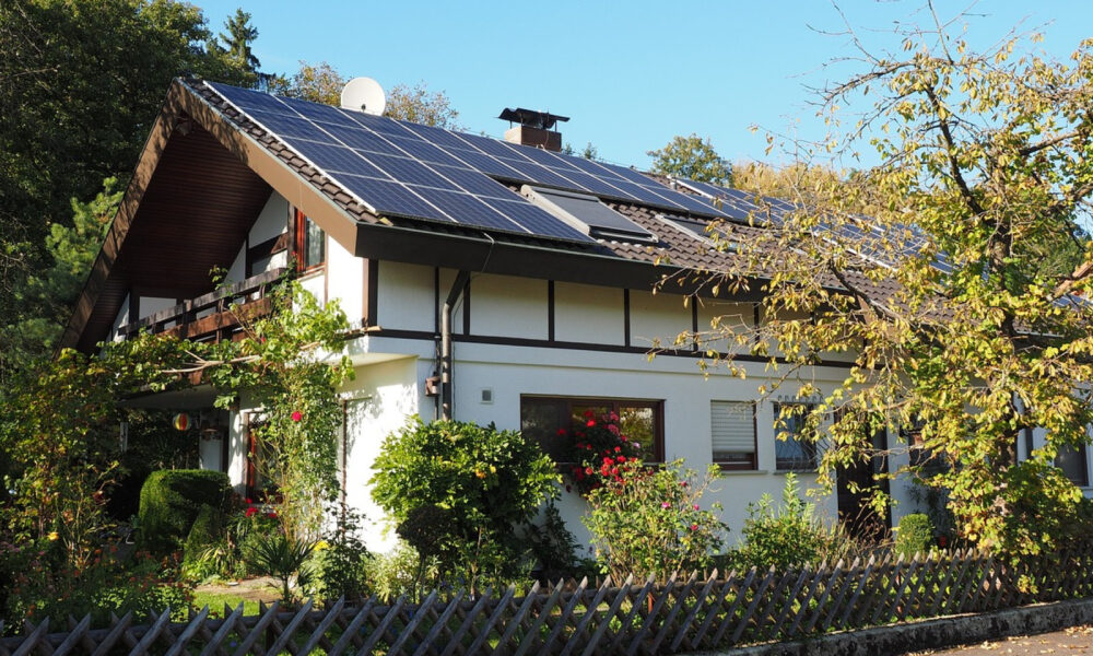 Panneaux solaires : cap sur l’autonomie énergétique et la réduction de facture