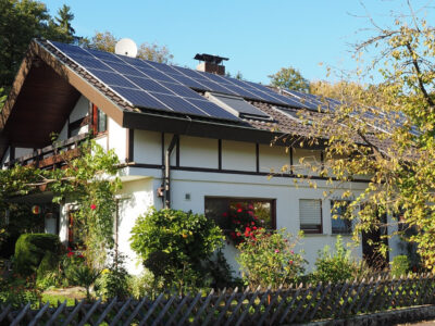 Panneaux solaires : cap sur l’autonomie énergétique et la réduction de facture