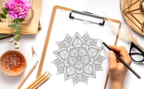 Pourquoi le coloriage adulte est-il bénéfique pour la santé mentale ?